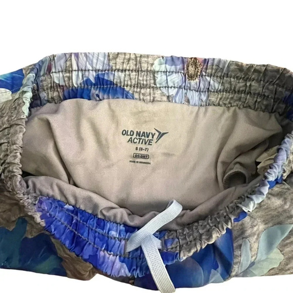 Old Navy Active Girls Shorts Size Small 6-7 Gray Blue Floral Pattern Loose Fit - Picture 4 of 4